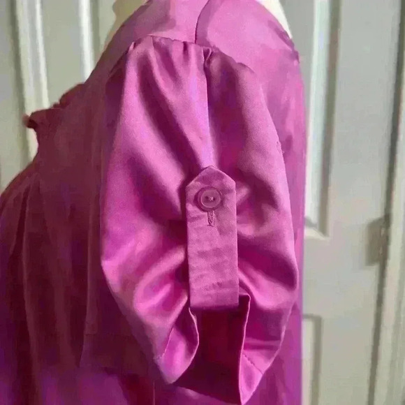 Sunny Leigh Hot Pink Shirt Sleeve Smocked Blouse New w/ Tags Women’s Size Medium - Picture 3 of 8